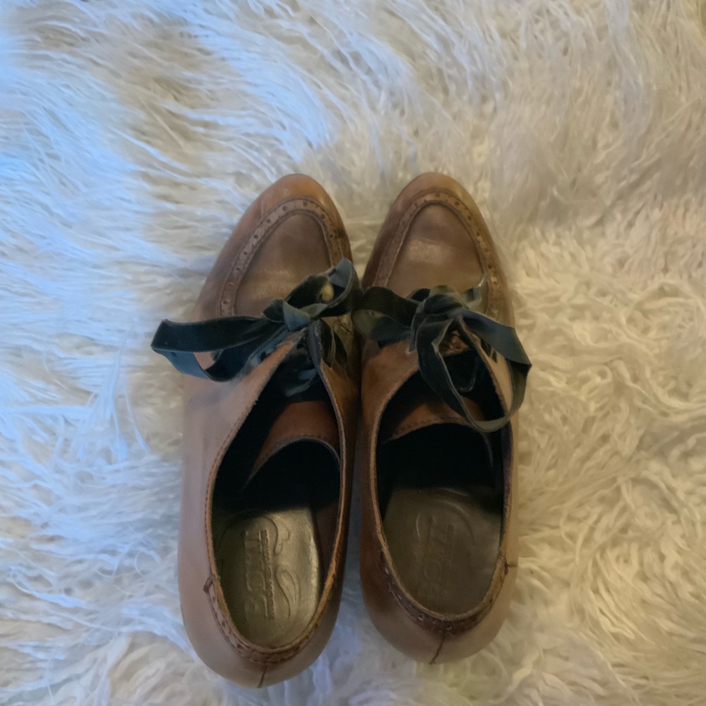 Born dress shoes
